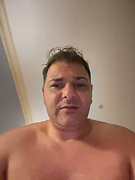 SecretlyDD online show from February 2025 09:55:01 PM