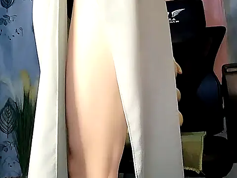 Snapshot of Lucy_limon chatting on September 2025 10:15:02 PM Lucy limon online show from September 2025 10:15:02 PM