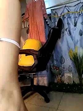 Snapshot of Lucy_limon chatting on October 2025 09:33:01 AM Lucy limon online show from October 2025 09:33:01 AM