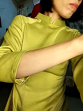 Snapshot of Lucy_limon chatting on November 2025 03:28:01 AM Lucy limon online show from November 2025 03:28:01 AM