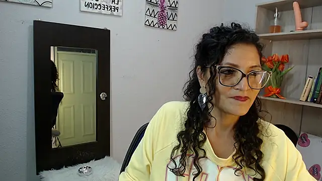 Snapshot of arianna_ros3 chatting on December 2024 06:38:01 PM arianna ros3 online show from December 2024 06:38:01 PM