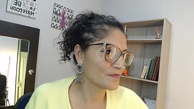 Snapshot of arianna_ros3 chatting on January 2025 01:27:02 AM arianna ros3 online show from January 2025 01:27:02 AM