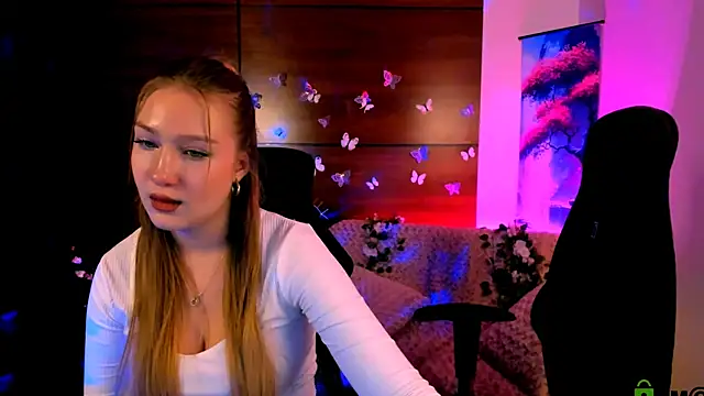 Snapshot of playful_sophie chatting on January 2025 05:38:01 PM playful sophie online show from January 2025 05:38:01 PM