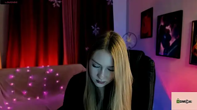 Snapshot of playful_sophie chatting on January 2025 11:03:02 PM playful sophie online show from January 2025 11:03:02 PM