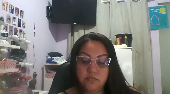 Paolaa hoot online show from February 2025 09:37:02 PM