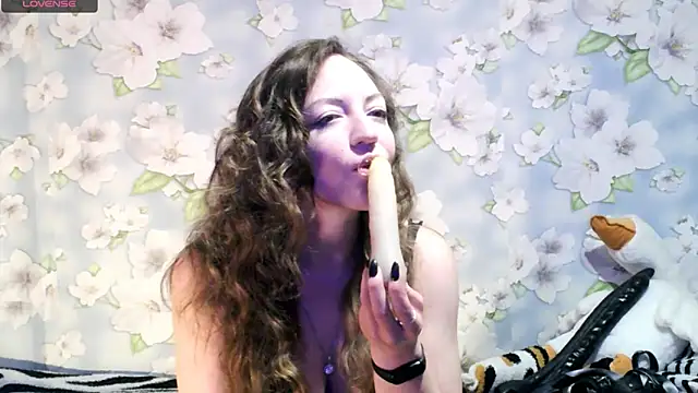 KattyLuuu online show from February 2025 12:04:01 AM