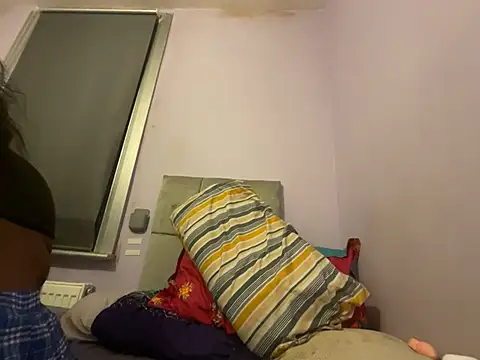 Snapshot of LavenderBuxton chatting on January 2025 08:21:01 PM LavenderBuxton online show from January 2025 08:21:01 PM