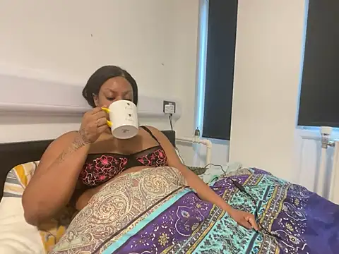 Snapshot of LavenderBuxton chatting on January 2025 11:11:01 AM LavenderBuxton online show from January 2025 11:11:01 AM