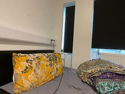 Snapshot of LavenderBuxton chatting on February 2025 01:06:01 PM LavenderBuxton online show from February 2025 01:06:01 PM