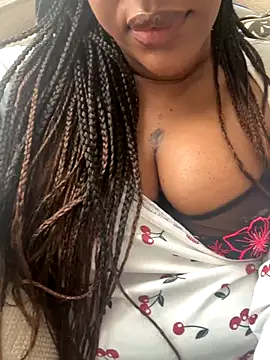 Snapshot of LavenderBuxton chatting on October 2025 02:28:02 PM LavenderBuxton online show from October 2025 02:28:02 PM