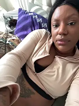 Snapshot of LavenderBuxton chatting on March 2026 11:49:01 AM LavenderBuxton online show from March 2026 11:49:01 AM