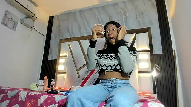 Snapshot of amber_diior chatting on September 2025 01:43:01 AM amber diior online show from September 2025 01:43:01 AM