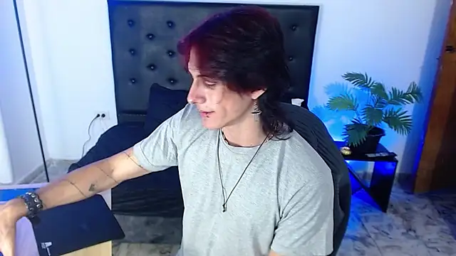 Snapshot of andreey50 chatting on December 2025 08:51:01 PM andreey50 online show from December 2025 08:51:01 PM