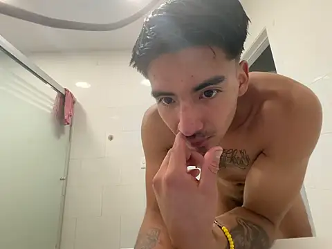 GIOOOO568 online show from October 2025 03:47:02 AM