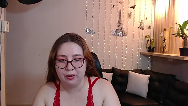 Snapshot of chloe_prg chatting on March 2025 12:40:02 PM chloe prg online show from March 2025 12:40:02 PM