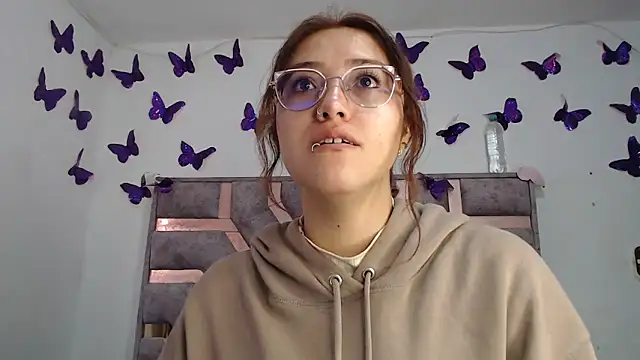 Snapshot of Anny_Fox- chatting on February 2026 09:00:01 PM Anny Fox- online show from February 2026 09:00:01 PM