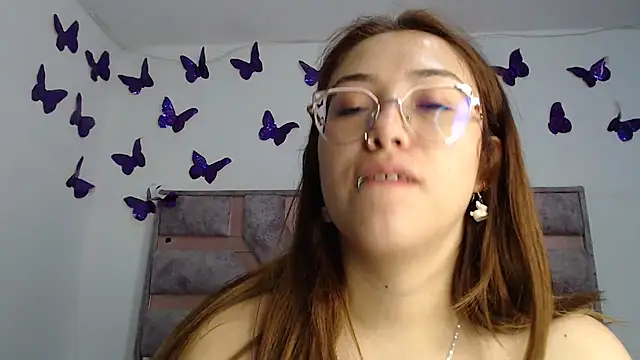 Snapshot of Anny_Fox- chatting on March 2026 04:12:02 AM Anny Fox- online show from March 2026 04:12:02 AM