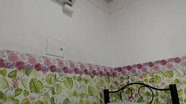 Snapshot of sweetfantacies18 chatting on February 2025 12:07:01 AM sweetfantacies18 online show from February 2025 12:07:01 AM