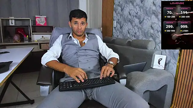 Hideintheoffice online show from February 2026 06:40:02 AM