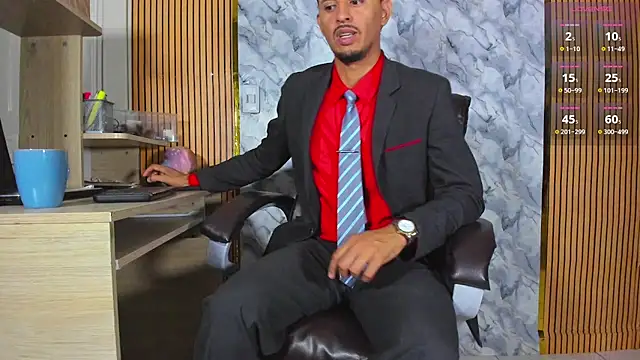 Hideintheoffice online show from May 2026 01:35:01 AM