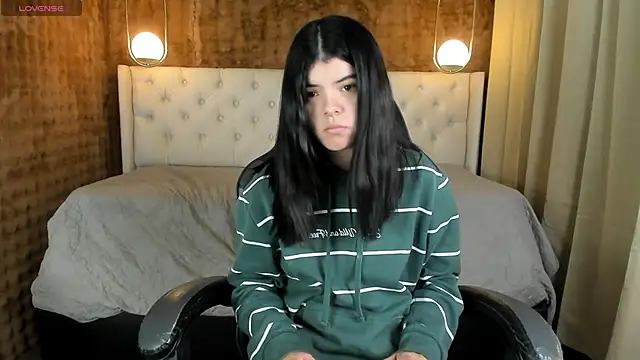 Maddy bennet online show from March 2025 05:52:01 AM