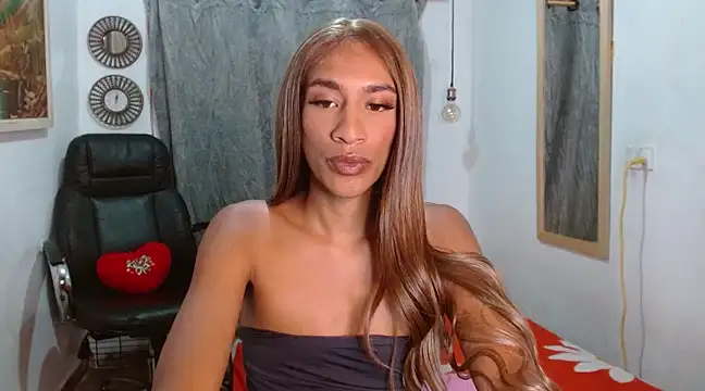 Snapshot of Dannacamilsaenz chatting on January 2025 12:56:01 PM Dannacamilsaenz online show from January 2025 12:56:01 PM