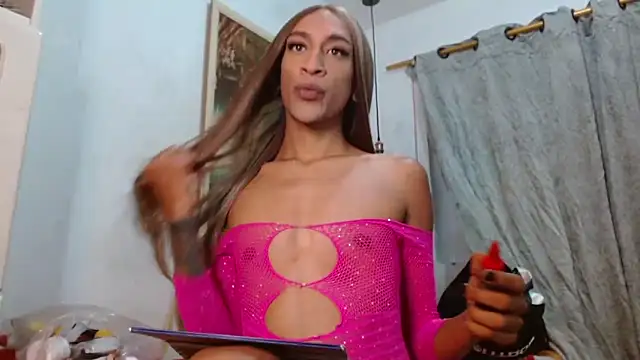 Dannacamilsaenz online show from October 2025 12:14:02 PM