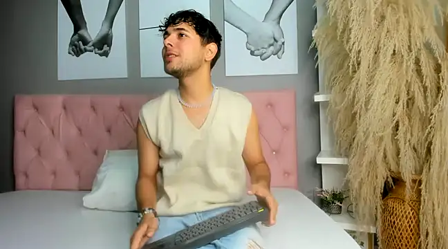 Samir bear online show from January 2025 12:41:02 PM