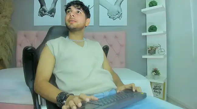 Samir bear online show from February 2025 01:00:02 PM