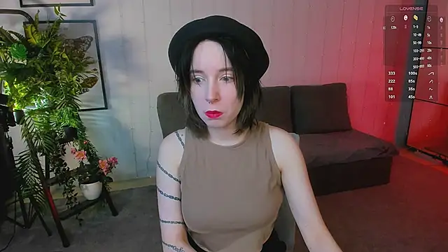 lilithlunna online show from February 2025 11:15:02 PM