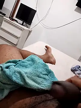 lucasquirao1234 online show from October 2025 03:00:01 PM