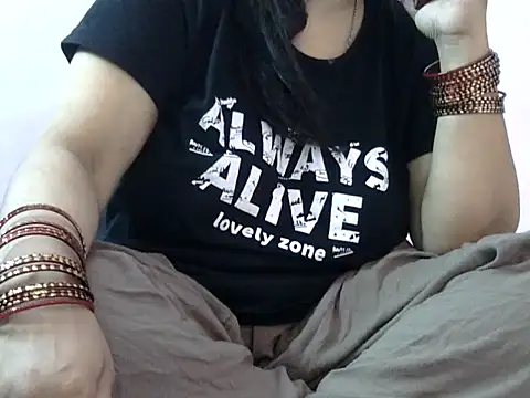 Snapshot of Housewife12 chatting on September 2025 05:55:02 AM Housewife12 online show from September 2025 05:55:02 AM