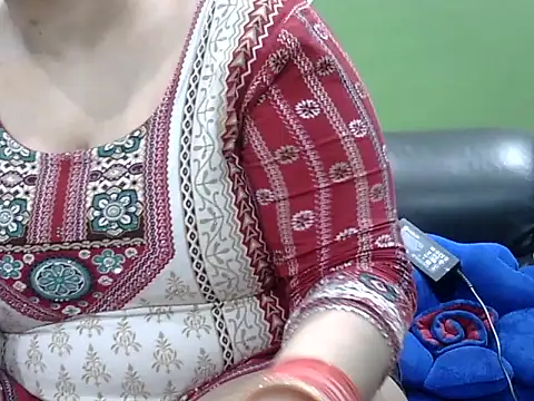 Housewife12 online show from February 2026 10:08:02 AM