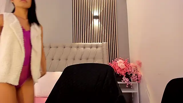 Snapshot of BrithanySummer chatting on November 2025 04:15:02 AM BrithanySummer online show from November 2025 04:15:02 AM