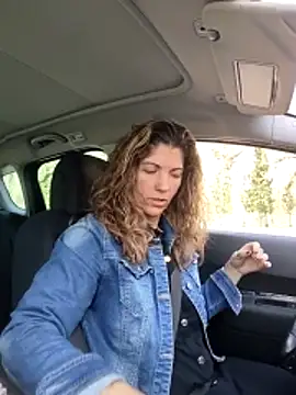 sansan2411 online show from February 2026 12:27:01 PM