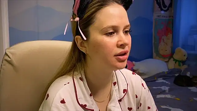 Snapshot of IlonaMurf chatting on December 2025 07:23:01 AM IlonaMurf online show from December 2025 07:23:01 AM