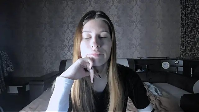 Snapshot of Agnes_Allenn chatting on October 2025 11:03:01 AM Agnes Allenn online show from October 2025 11:03:01 AM