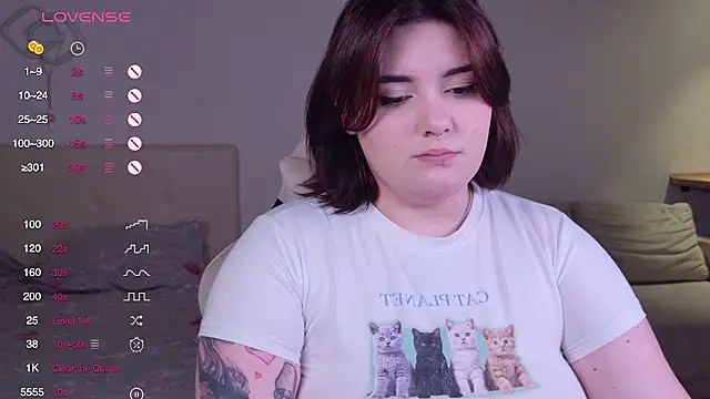 YumiYammy online show from December 2025 08:05:01 PM