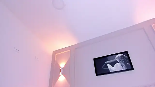 anniemartinezz online show from December 2024 05:59:02 PM