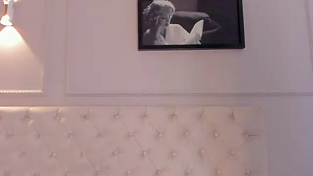 anniemartinezz online show from February 2025 03:04:01 PM