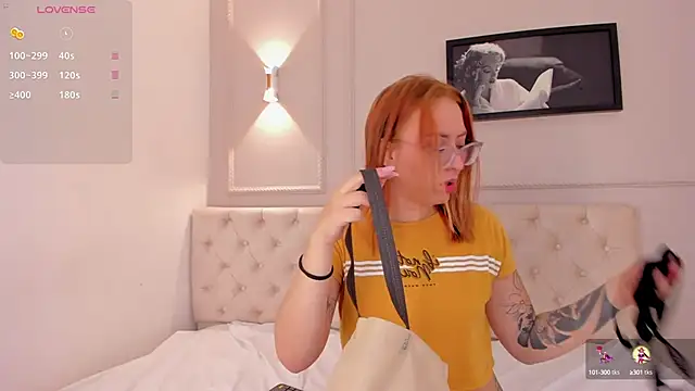 anniemartinezz online show from February 2025 11:43:02 AM