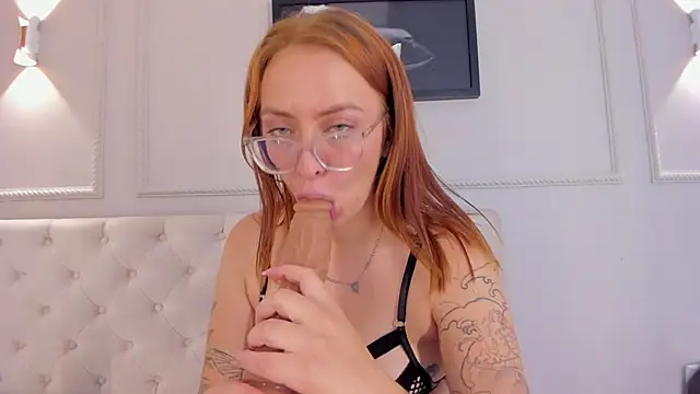 anniemartinezz online show from February 2025 05:51:01 PM