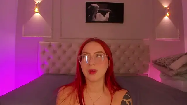 anniemartinezz online show from September 2025 01:32:01 PM