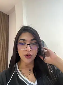 RoseCassie online show from February 2026 02:17:02 PM