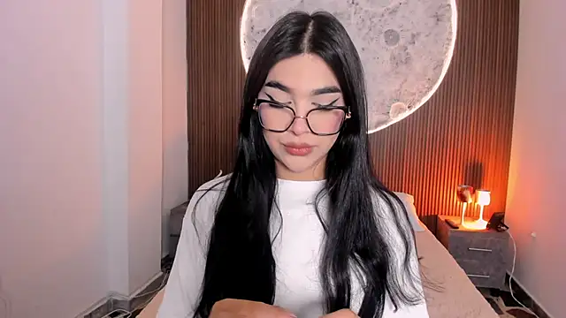 RoseCassie online show from April 2026 01:05:02 PM