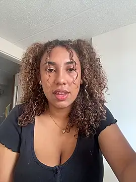 lauraltt online show from February 2026 08:23:02 PM