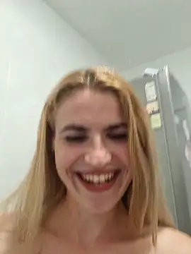 Snapshot of Anne-Mo chatting on October 2025 06:49:02 PM Anne-Mo online show from October 2025 06:49:02 PM