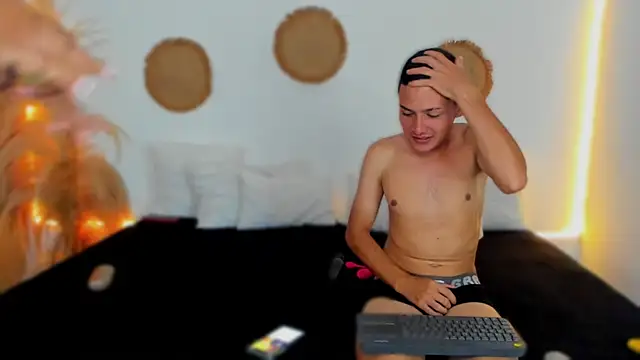 Snapshot of TifannyRossiii chatting on March 2025 10:04:02 PM TifannyRossiii online show from March 2025 10:04:02 PM