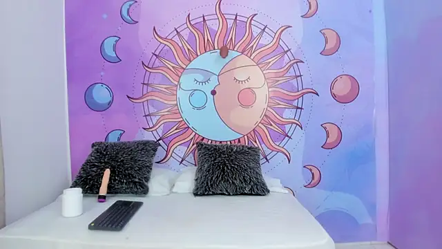 Mariana 16  online show from September 2025 07:40:02 PM