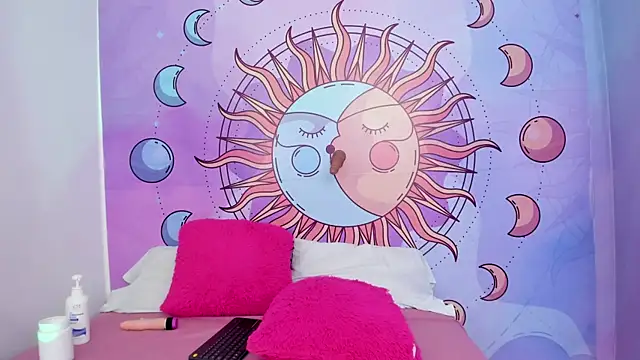 Mariana 16  online show from November 2025 07:45:02 PM